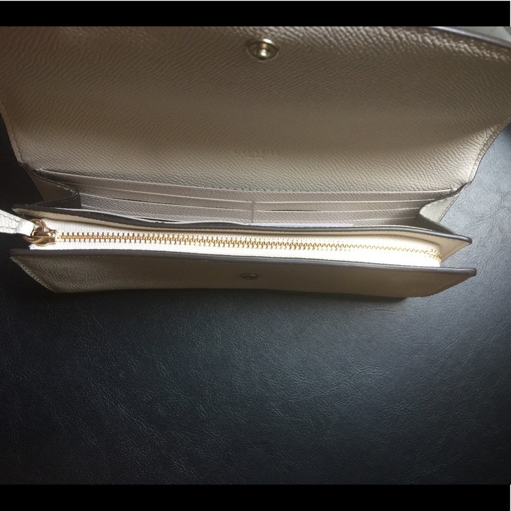 💯 COACH Wallet - Picture 9 of 13